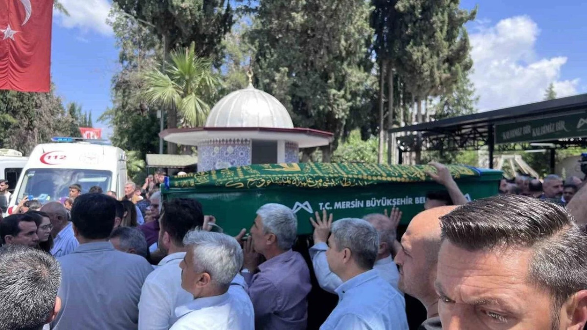 Tarsus’taki Katliamda Hayatını Kaybeden 5 Kişi Gözyaşlarıyla Uğurlanıyor