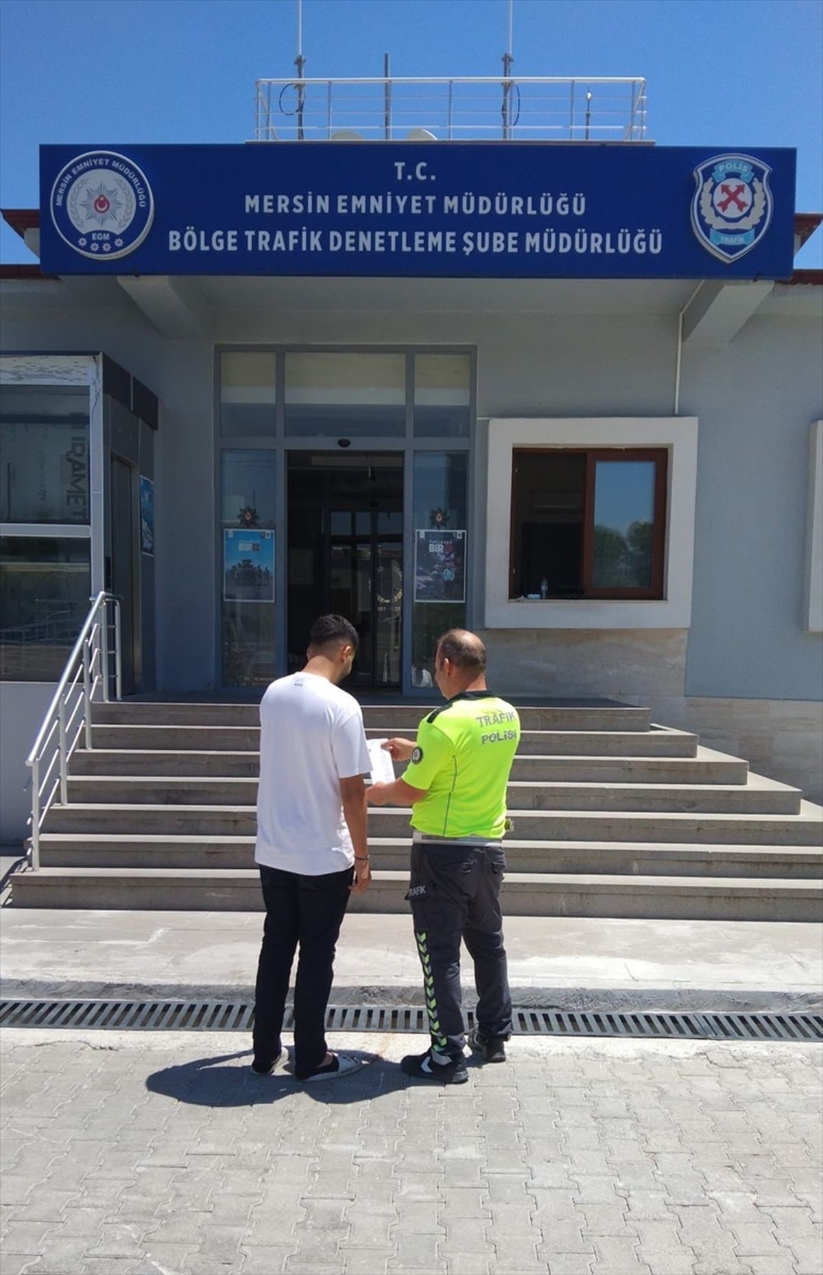Mersin'de Tehlikeli Şerit Değiştiren Sürücüye Ceza