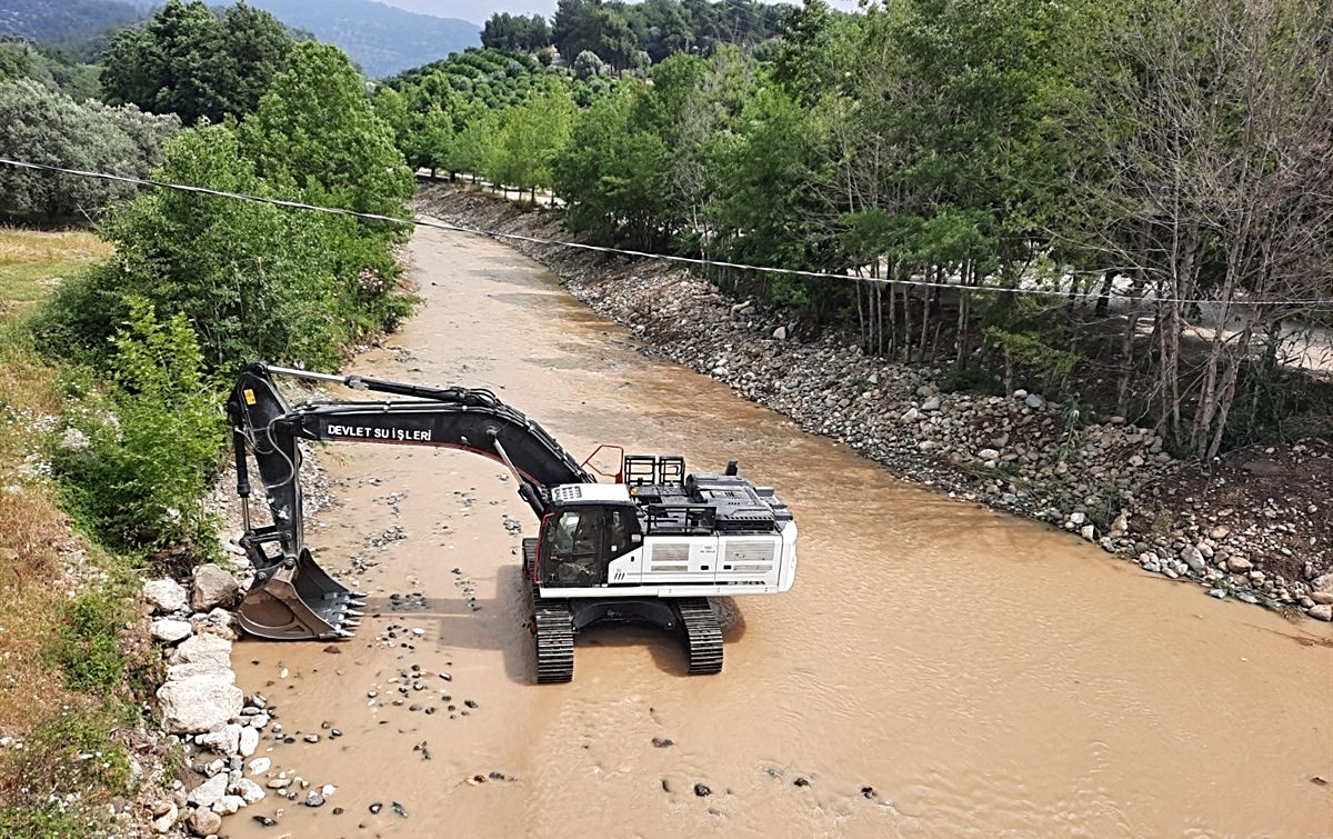 Mersin’de Sel ve Taşkın Riskine Karşı Çalışmalar Sürüyor
