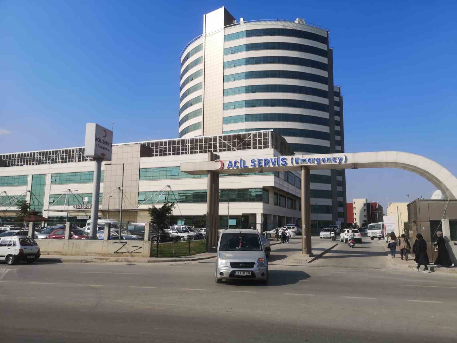 Tarsus’ta hastaları özel hastaneye yönlendiren doktor ve arkadaşı gözaltında