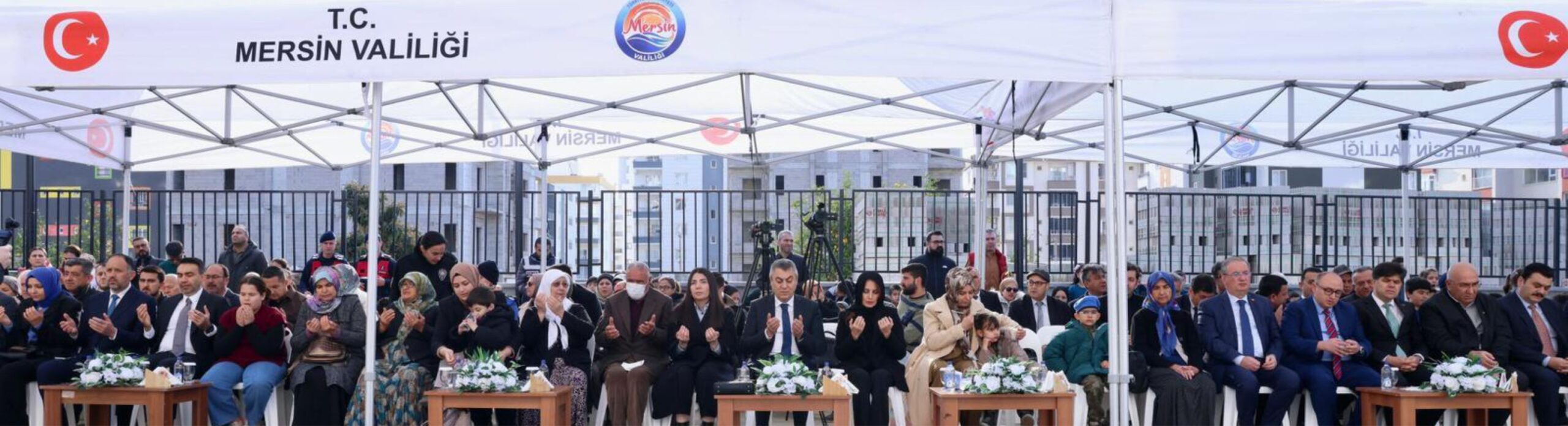 VALİ ATİLLA TOROS, ERDEMLİ’DE İKİ OKULUN RESMÎ AÇILIŞINI VE KARNE TÖRENİNİ GERÇEKLEŞTİRDİ