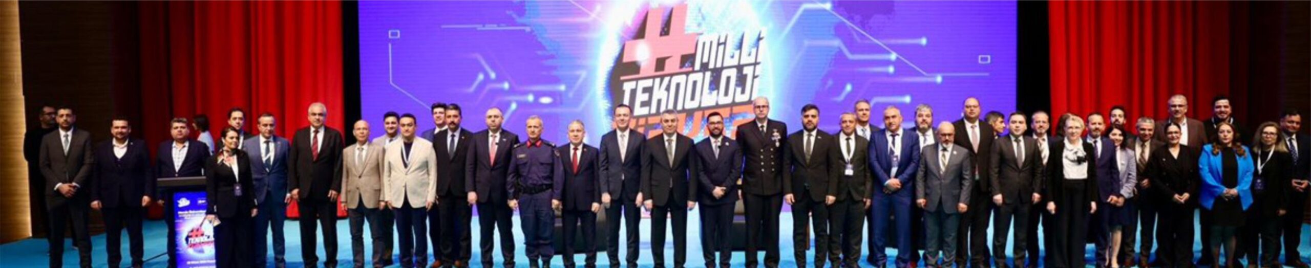 VALİ ATİLLA TOROS, MİLLİ TEKNOLOJİ ZİRVESİ’NE KATILDI